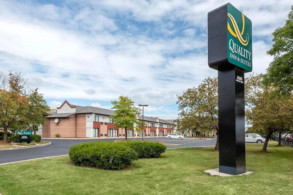 Quality Inn & Suites 5585 Ambler Drive Mississauga Ontario