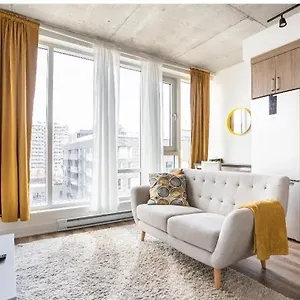  Apartment The Catherinoise, In Heart Of Downtown Canada