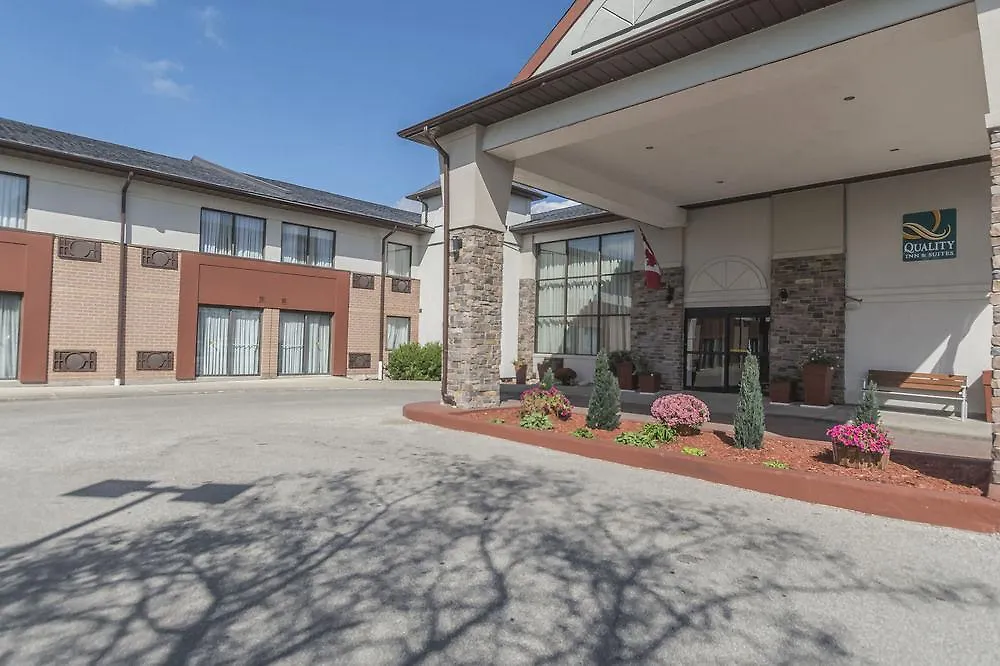 Quality Inn & Suites 5585 Ambler Drive Mississauga Ontario 3*,  Canada