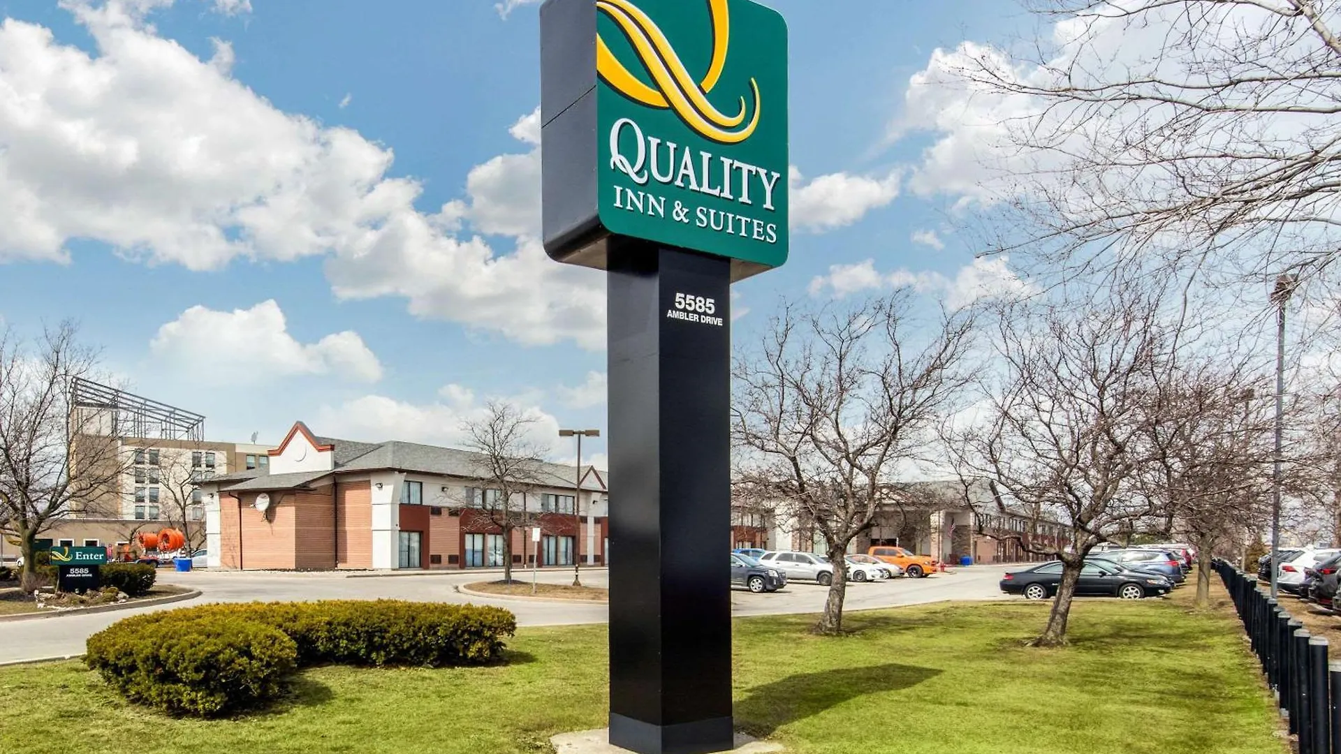 Quality Inn & Suites 5585 Ambler Drive Mississauga Ontario location