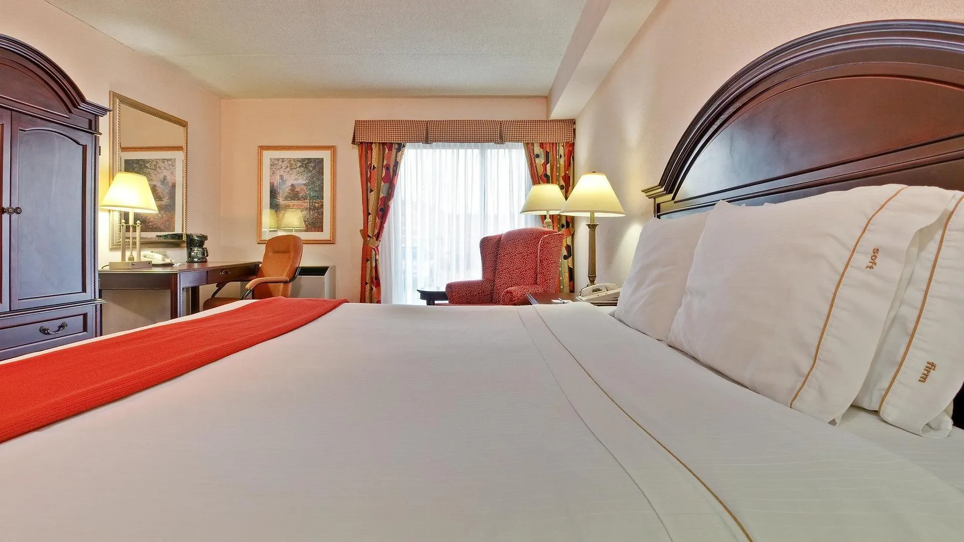 Quality Inn & Suites 5585 Ambler Drive Mississauga Ontario Hotel