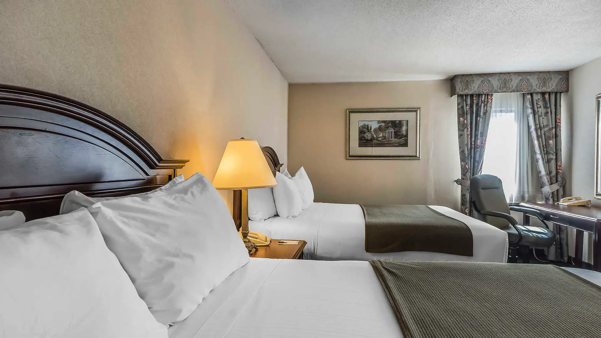Quality Inn & Suites 5585 Ambler Drive Mississauga Ontario 3*,  Canada