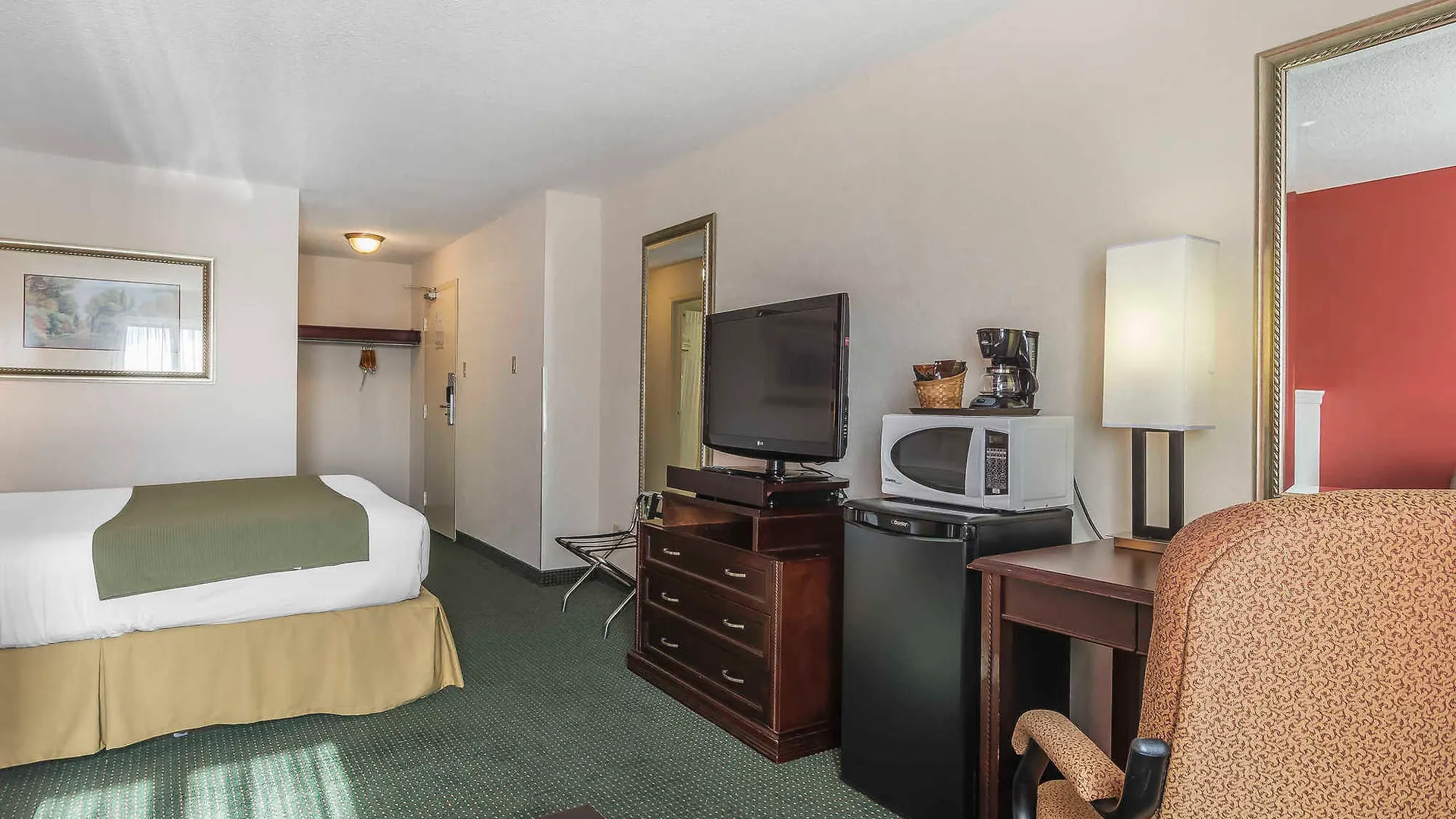 Quality Inn & Suites 5585 Ambler Drive Mississauga Ontario