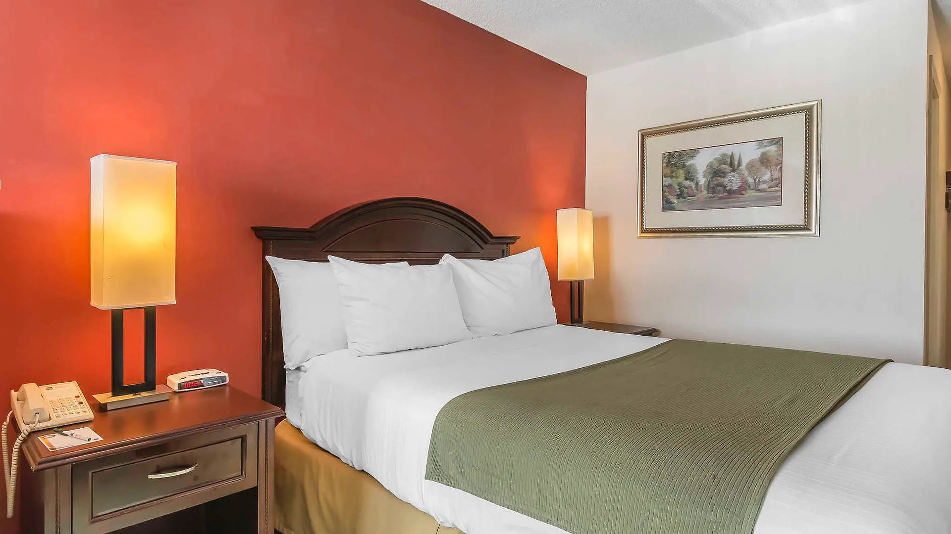 Hotel Quality Inn & Suites 5585 Ambler Drive Mississauga Ontario