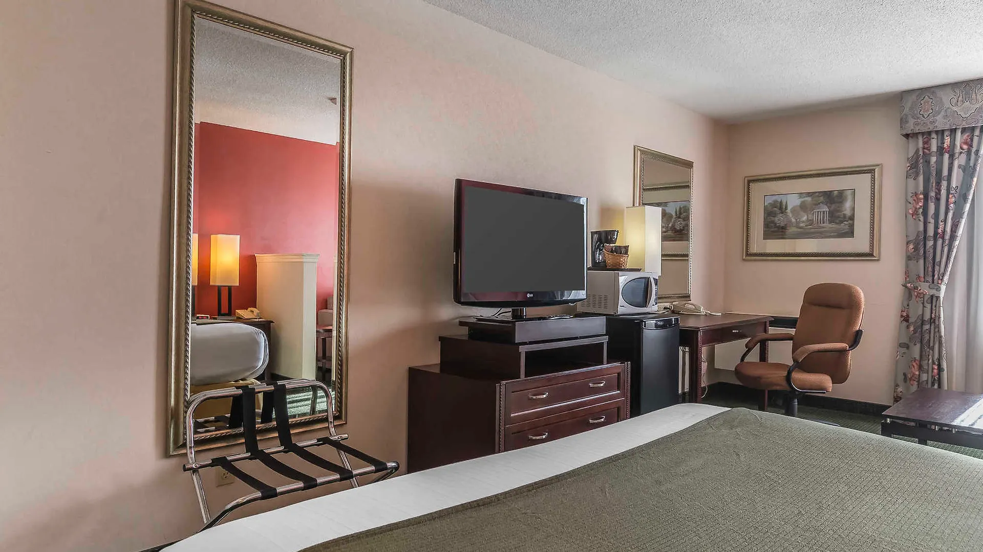 Quality Inn & Suites 5585 Ambler Drive Mississauga Ontario 3*,