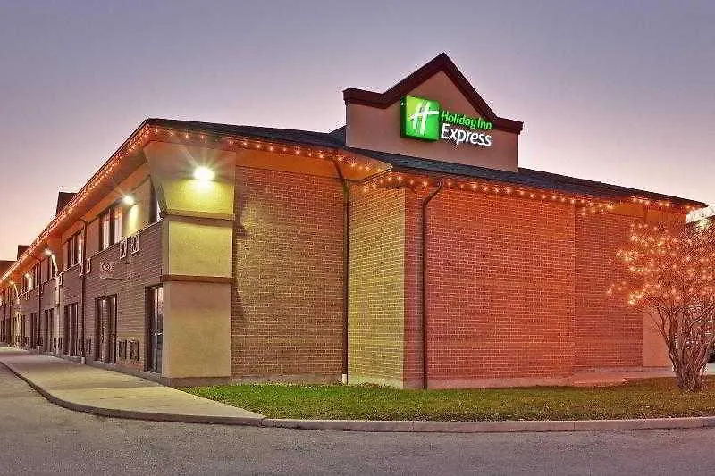 Quality Inn & Suites 5585 Ambler Drive Mississauga Ontario Hotel