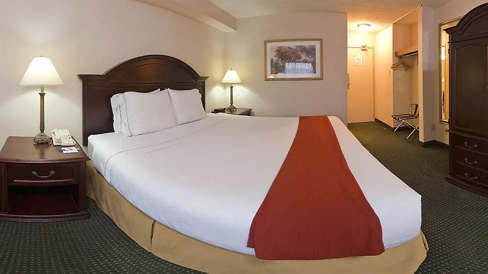 Hotel Quality Inn & Suites 5585 Ambler Drive Mississauga Ontario