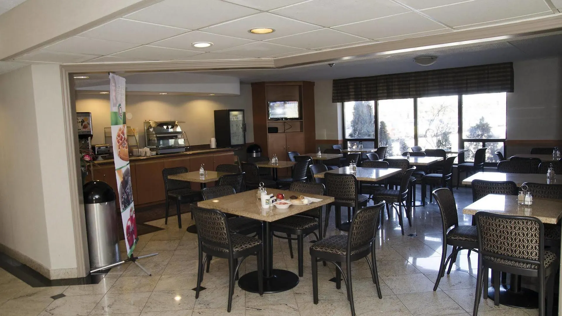 Quality Inn & Suites 5585 Ambler Drive Mississauga Ontario 3*,