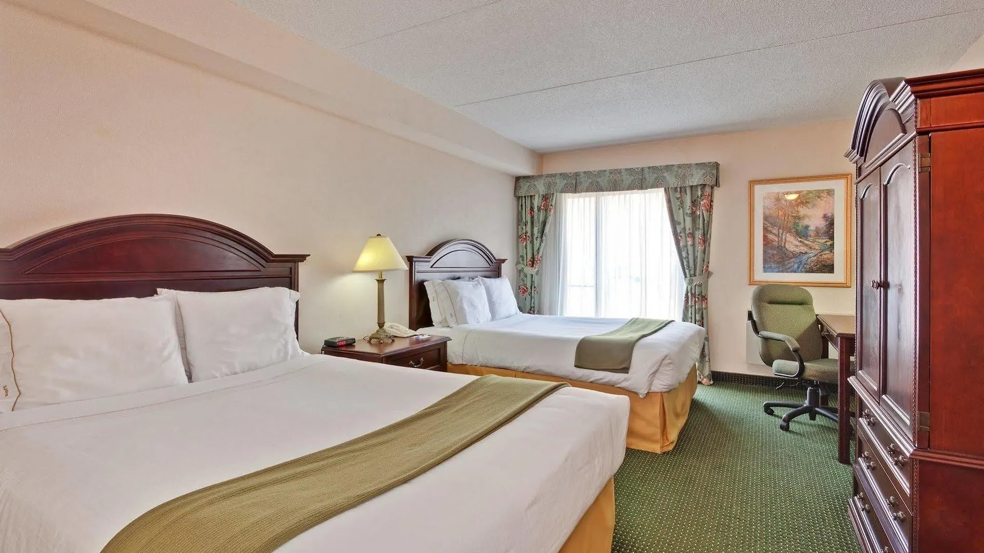 Quality Inn & Suites 5585 Ambler Drive Mississauga Ontario