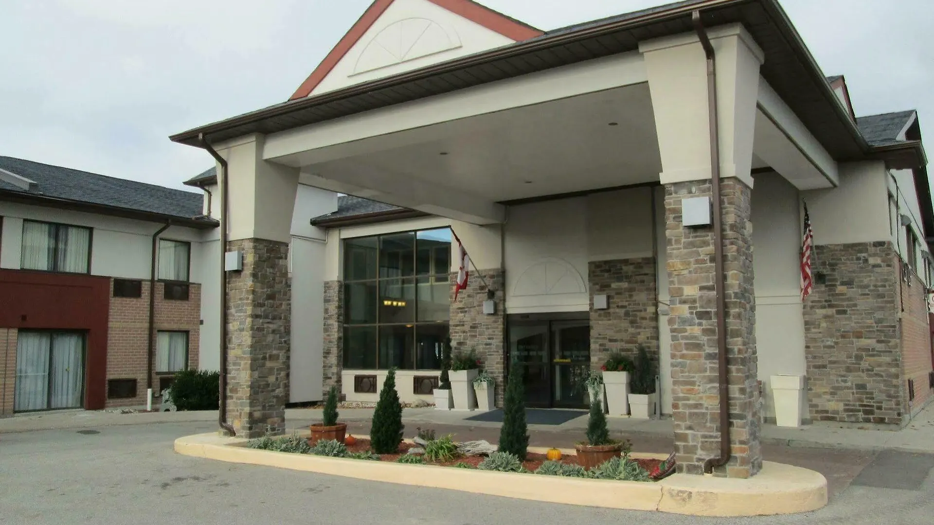 Hotel Quality Inn & Suites 5585 Ambler Drive Mississauga Ontario