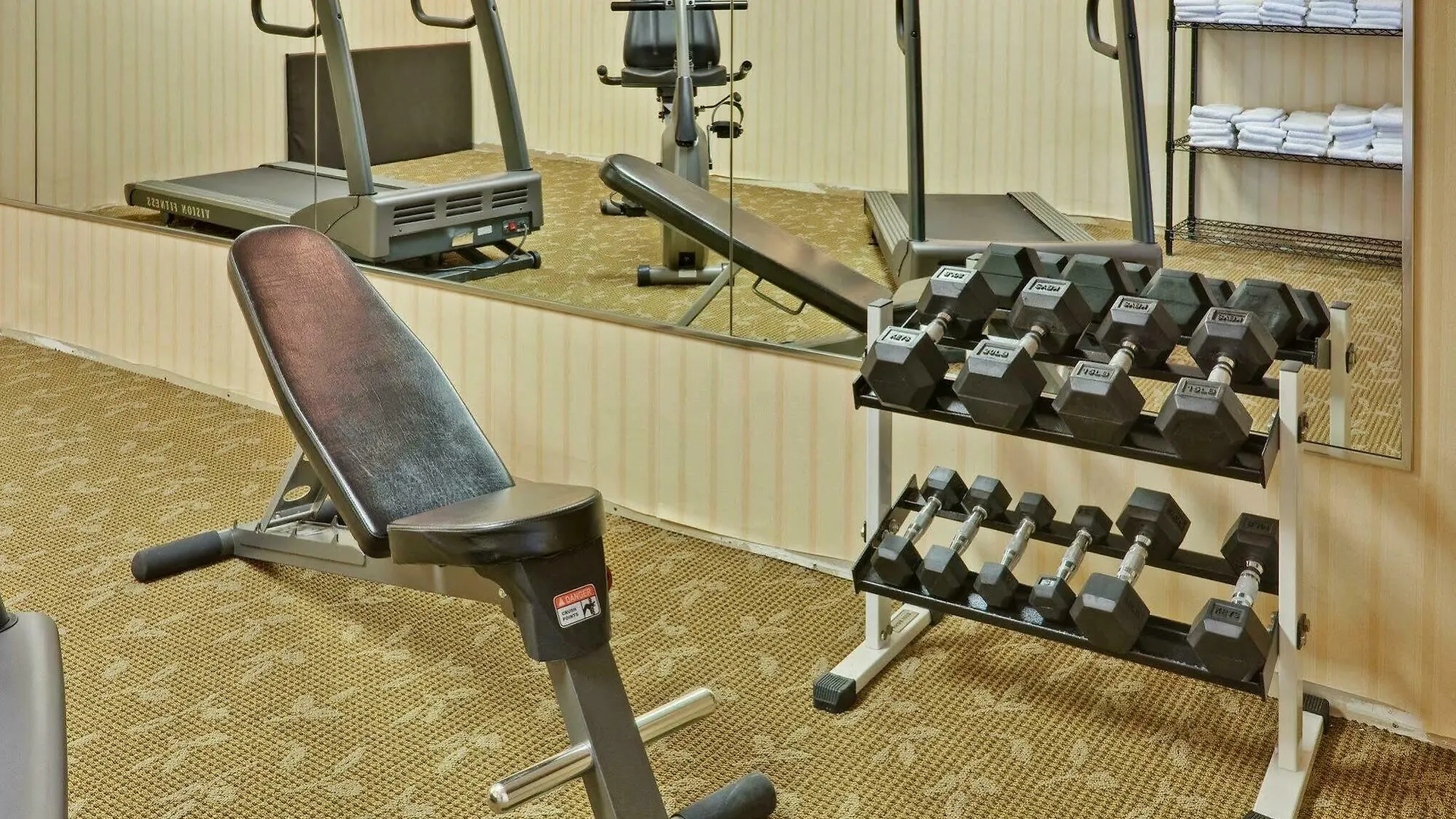 Quality Inn & Suites 5585 Ambler Drive Mississauga Ontario 3*,