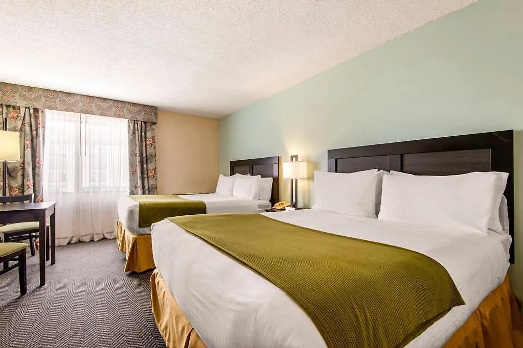 Hotel Quality Inn & Suites 5585 Ambler Drive Mississauga Ontario