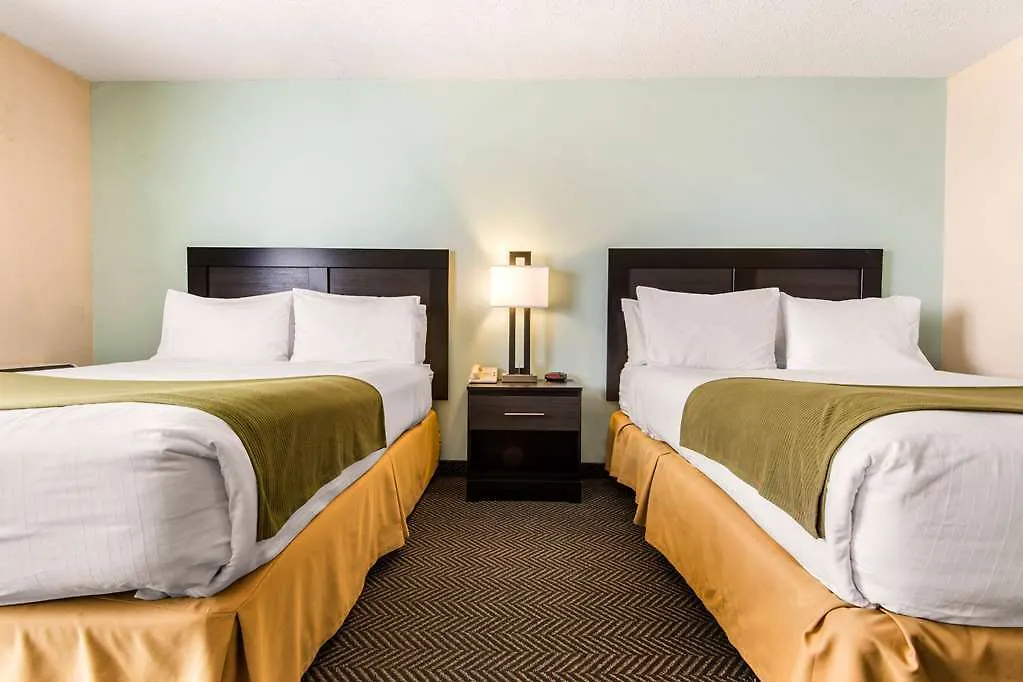 Quality Inn & Suites 5585 Ambler Drive Mississauga Ontario 3*,